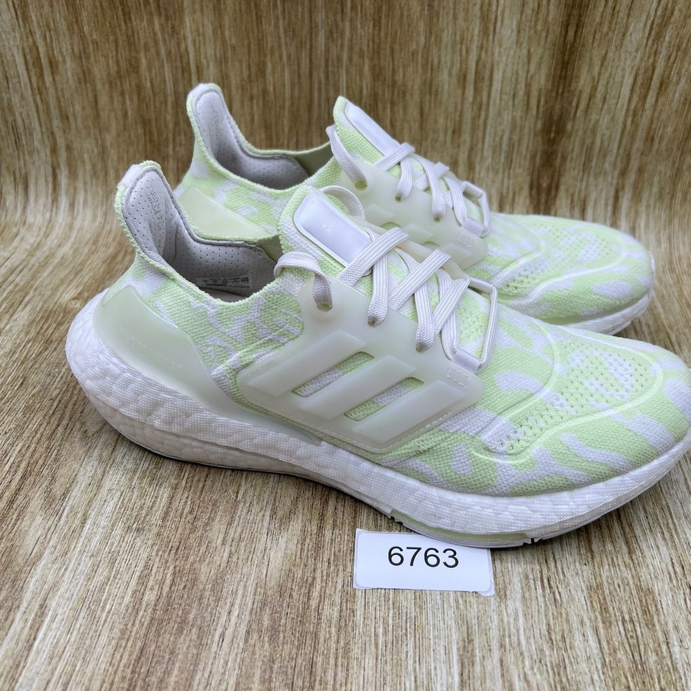 Adidas Ultraboost 22 Women's Size 7 Running Shoes Almost Lime Green White GX6302 - Picture 10 of 10